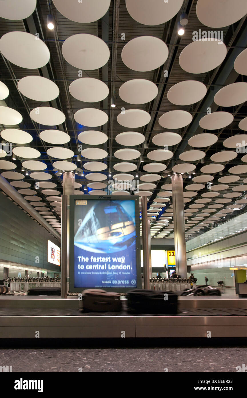 uk, england, Heathrow airport baggage reclaim Stock Photo