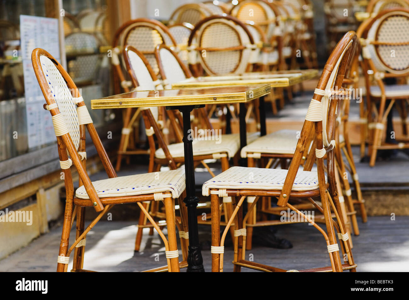 Group of wood chairs hi-res stock photography and images - Alamy