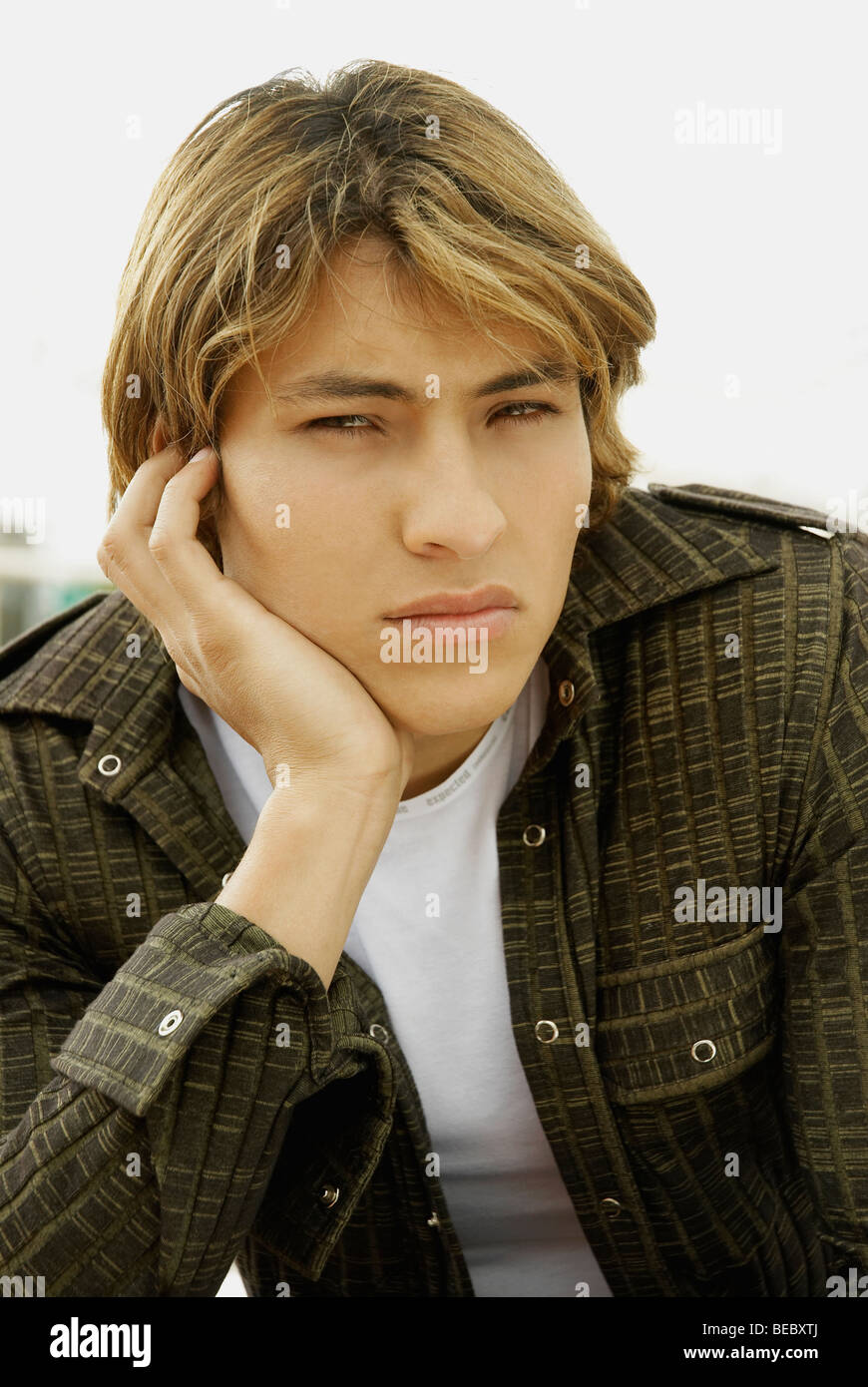 Man young portrait view hi-res stock photography and images - Alamy