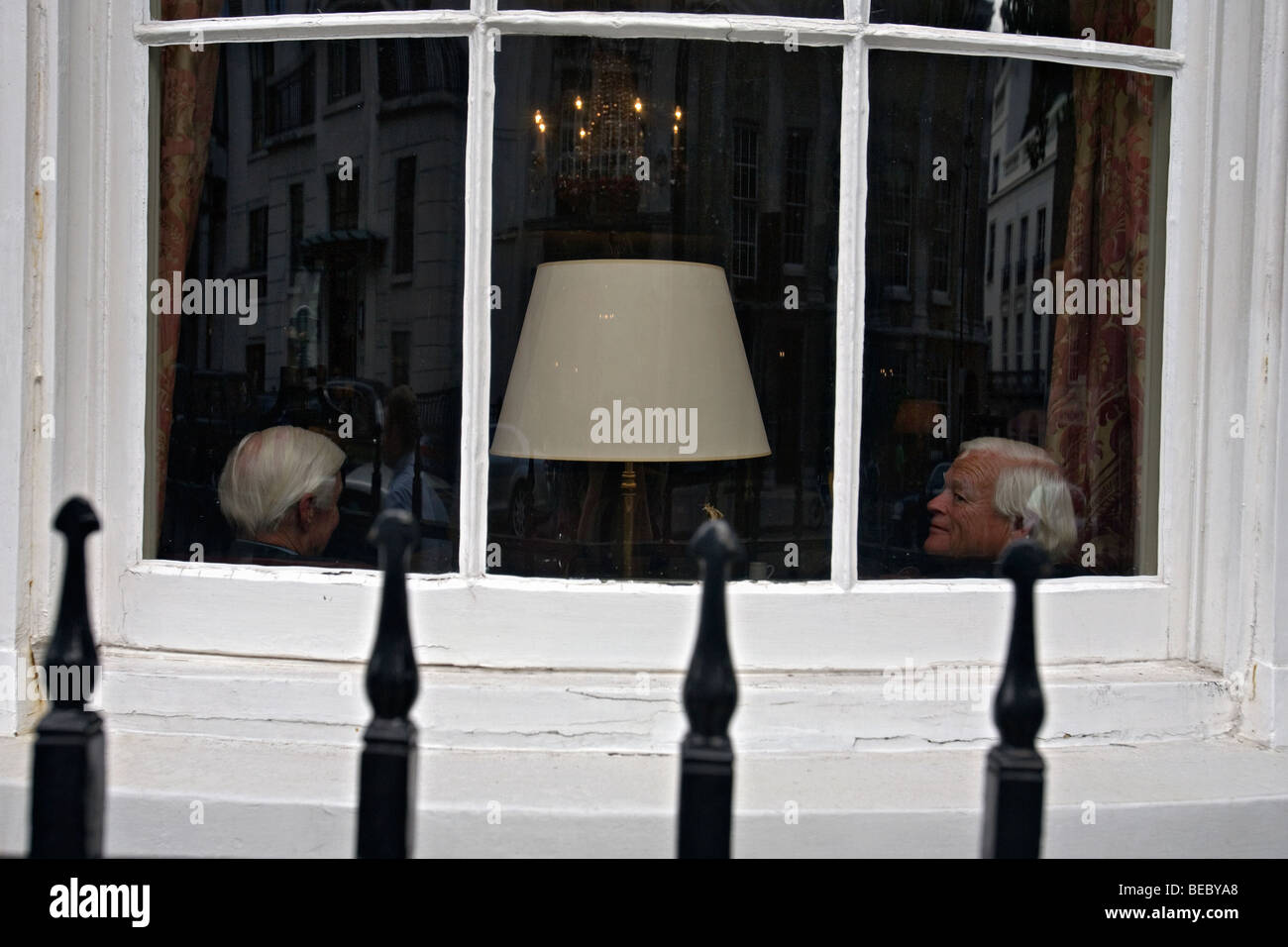 looking inside a gentlemen's club in st james's, london Stock Photo