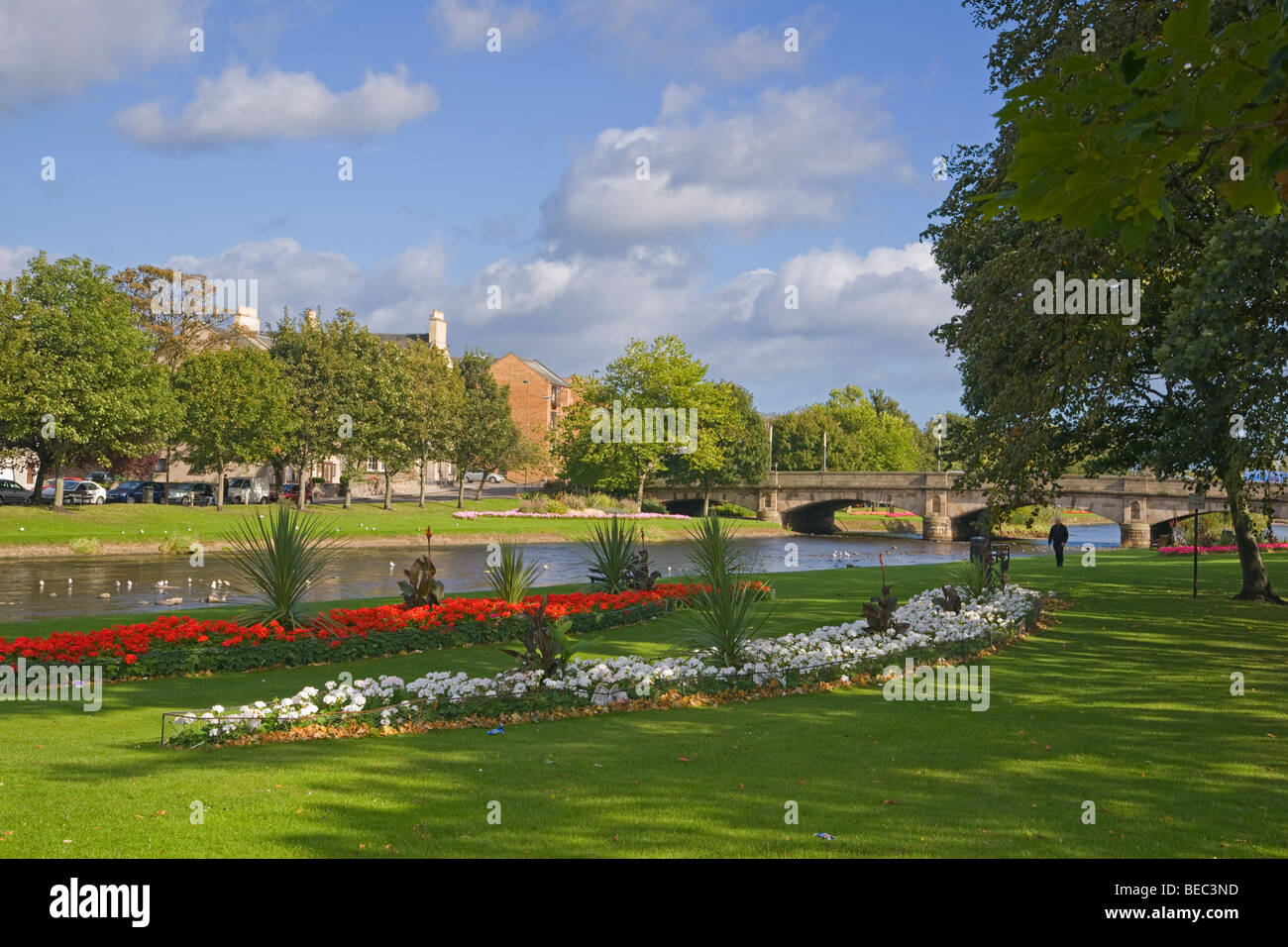 Musselburgh, River Esk flowing to River Forth, Eskside Gardens