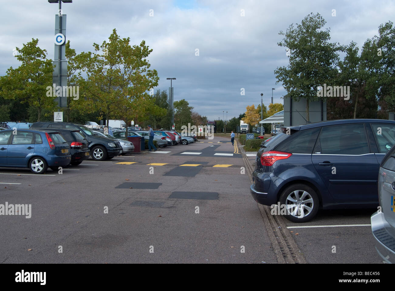 The South Mimms service station on the M25 motorway. Operated by Welcome Break (October 2009) Stock Photo