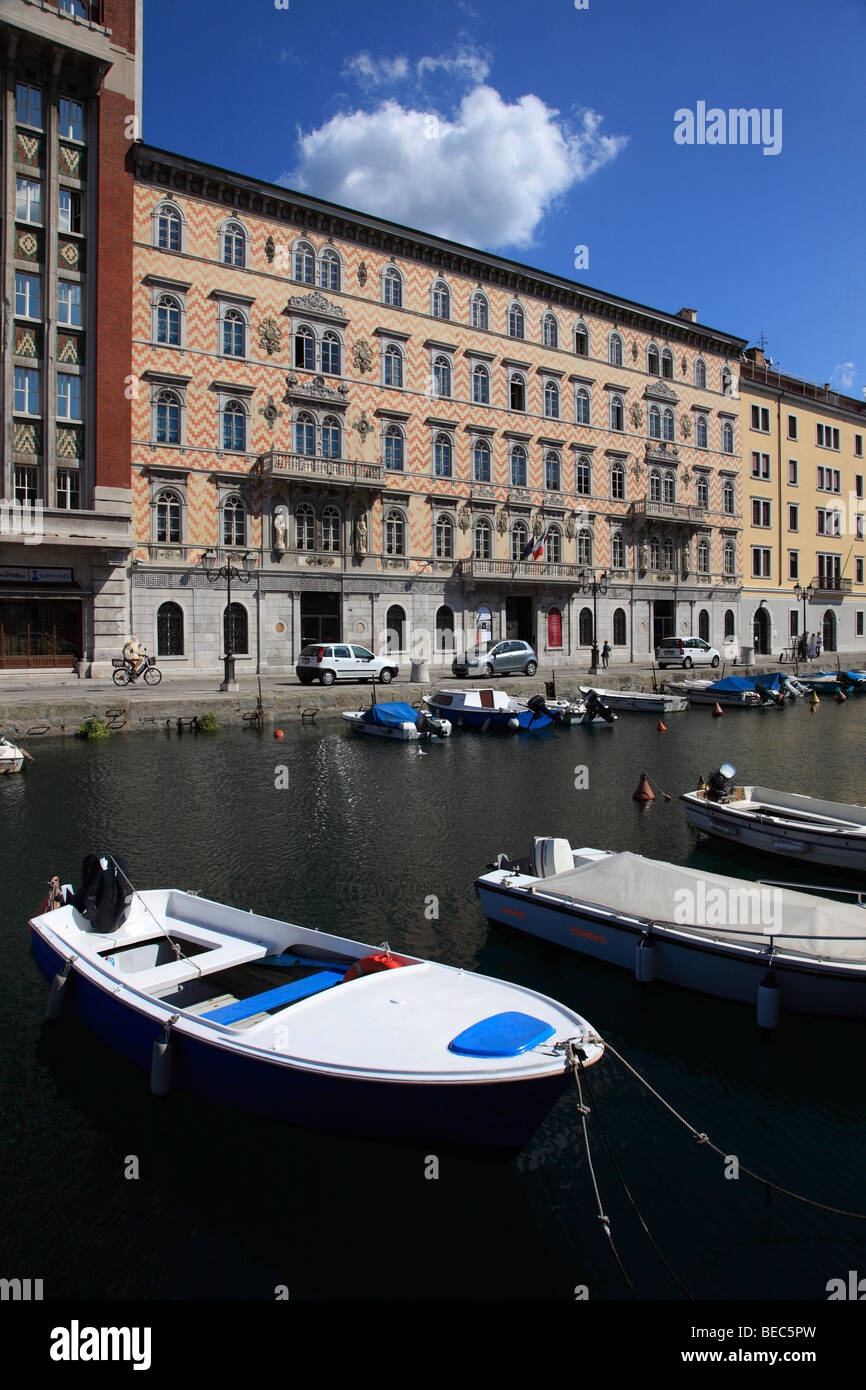 Street scene trieste hi-res stock photography and images - Alamy, image size:866x1390