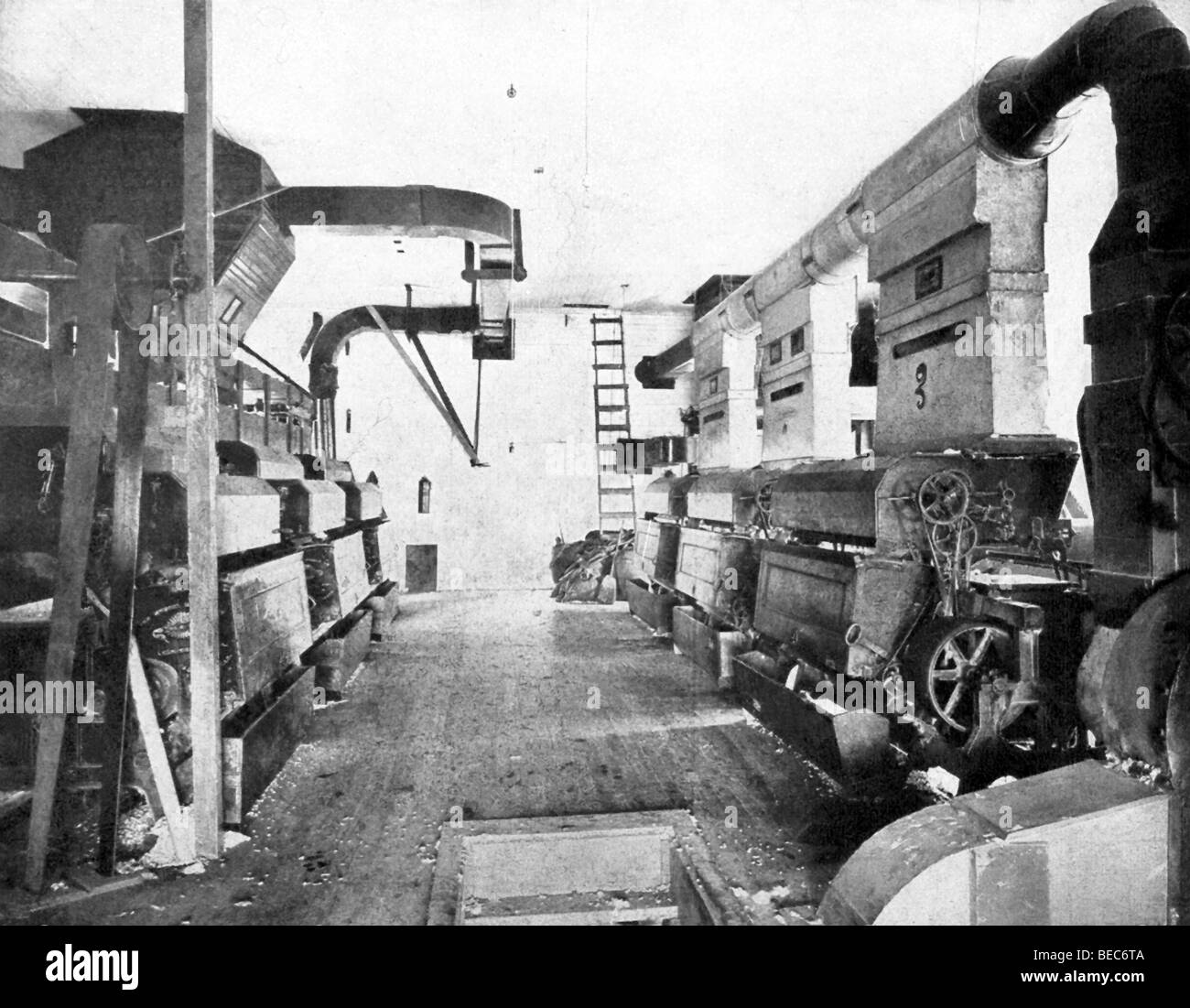 Cotton gin machine Black and White Stock Photos & Images Alamy