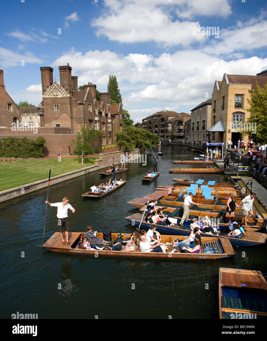 Punt boat tours in Cambridge, Cambridgeshire, UK. Stock Photo