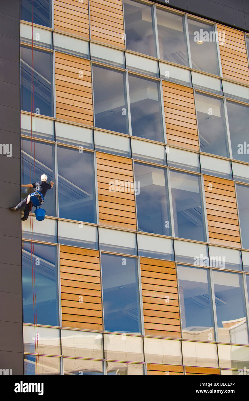 Rope access window cleaning hires stock photography and images Alamy