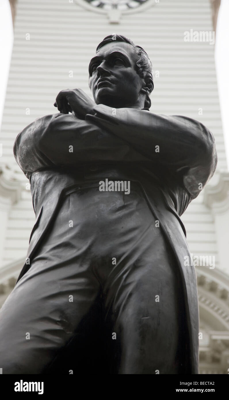 Patung Raffles Raffles statue in black, Singapore Stock Photo - Alamy