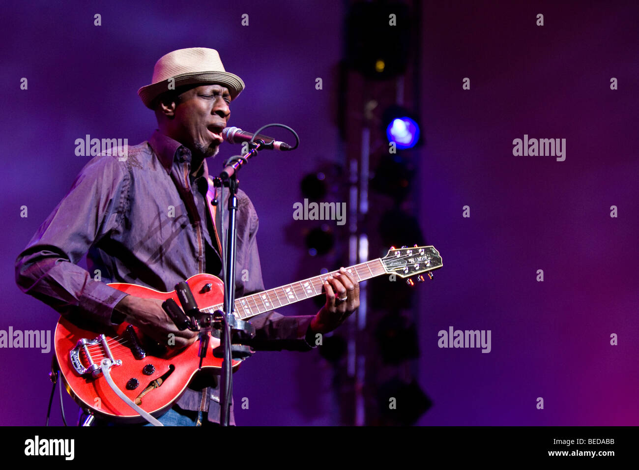 Keb' Mo', US-American blues singer, guitarist and songwriter, live at the Blue Balls Festival in the KKL Lucerne, Switzerland Stock Photo