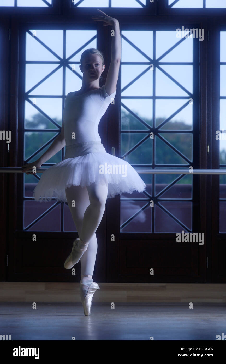 Nice female ballet dancer hi-res stock photography and images - Alamy