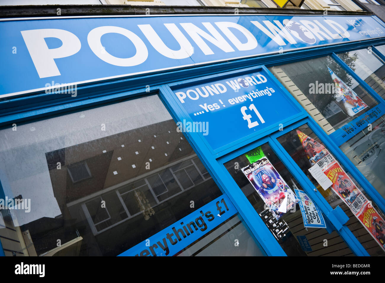Empty stores hires stock photography and images Alamy