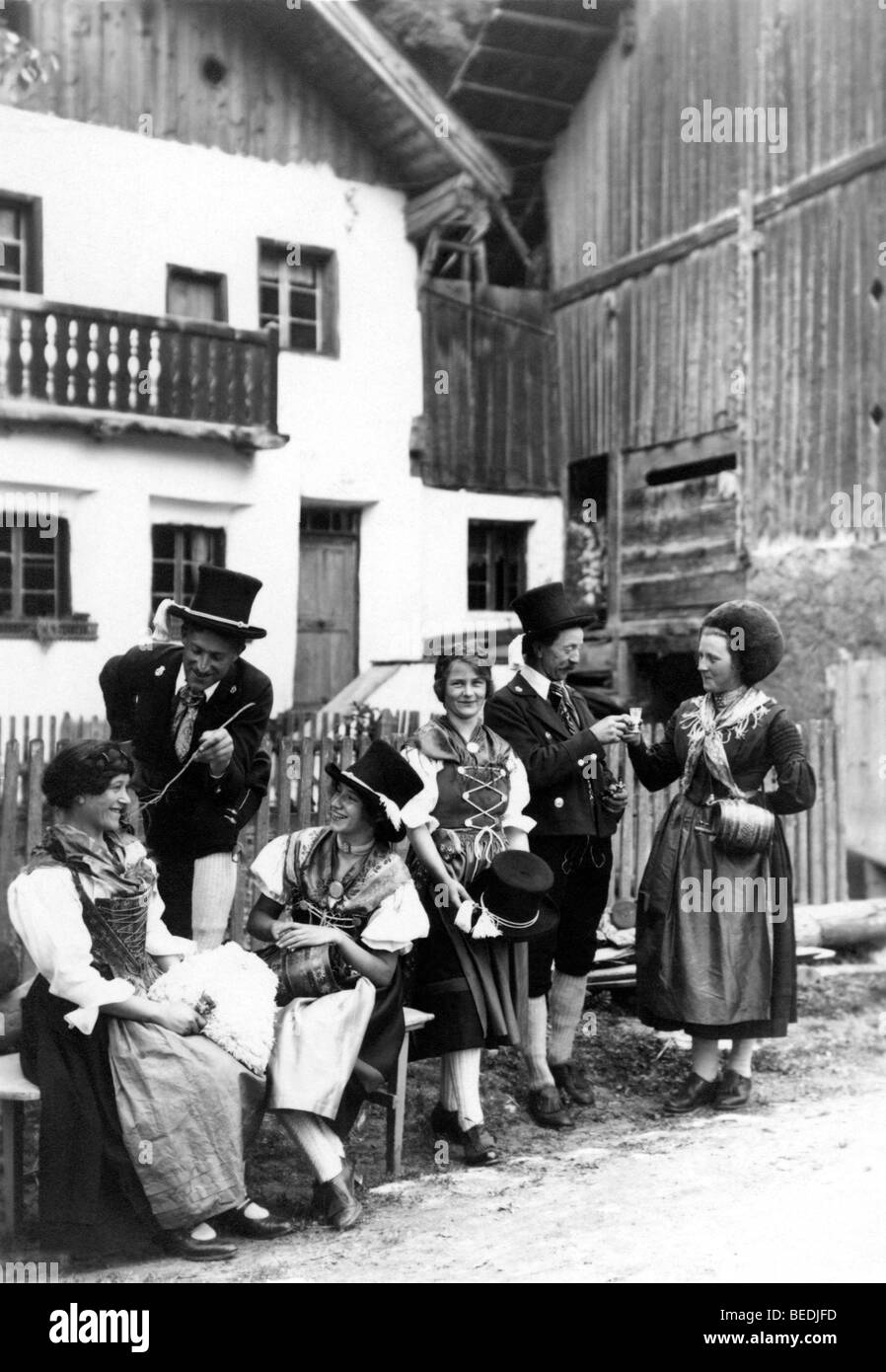 Historic photograph, people flirting in Bavaria, around 1930 Stock Photo