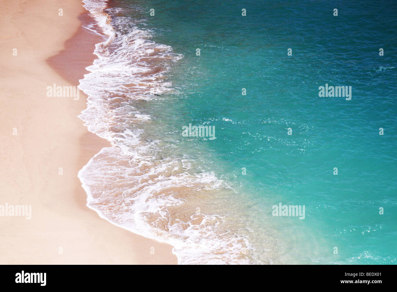 Sea waves shore sandy hi-res stock photography and images - Alamy