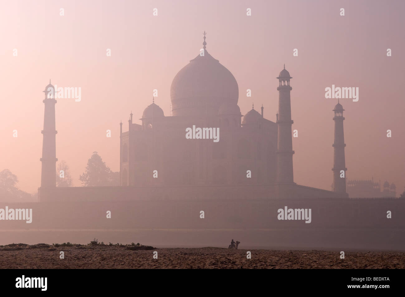 Taj Mahal at sunrise, seen from the opposite river bank Stock Photo
