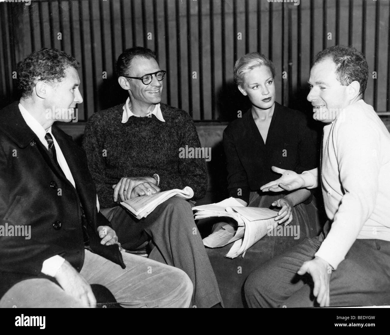 Arthur Miller rehearsing 'A View from the Bridge' with cast Stock Photo
