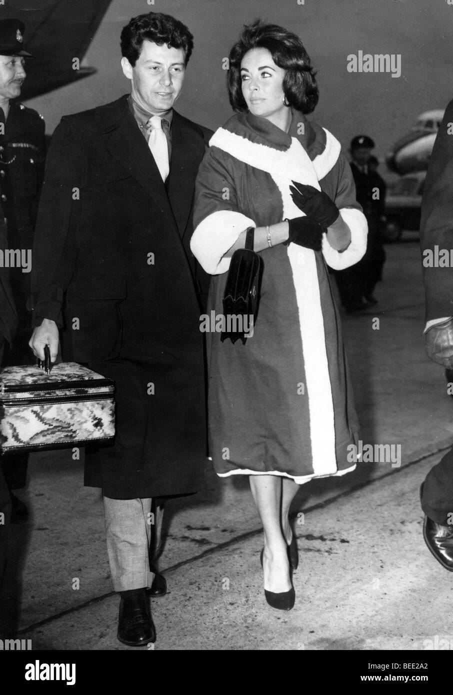 Elizabeth Taylor And Eddie Fisher Arriving In London Stock Photo Alamy