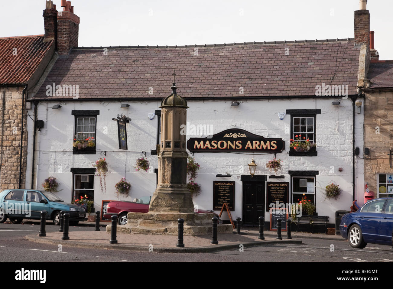 Warkworth, Northumberland, England, UK. Old Masons Arms pub and Market