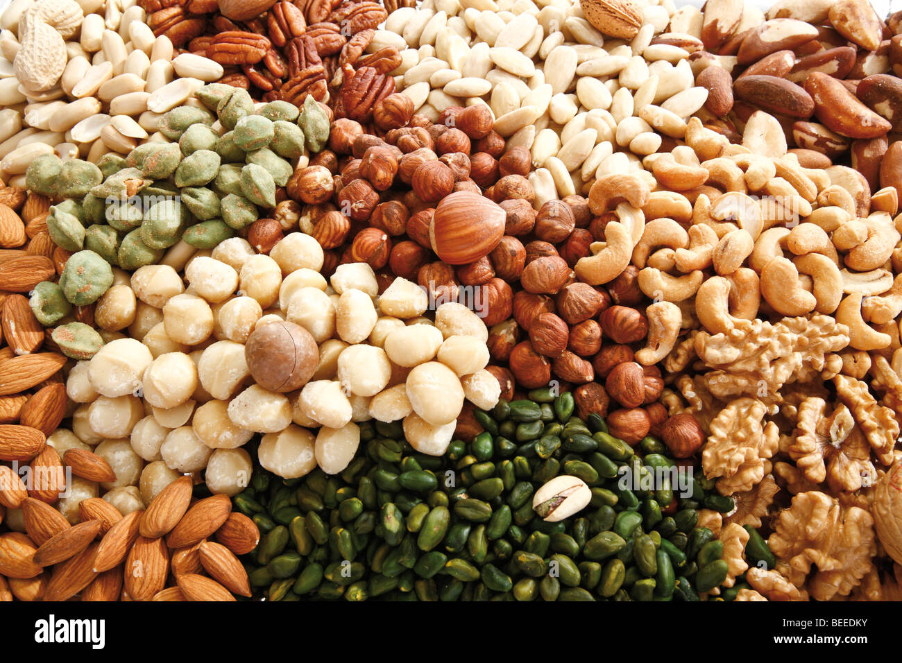 Mixed nuts, full format, pistachios, almonds, walnuts, macadamia nuts