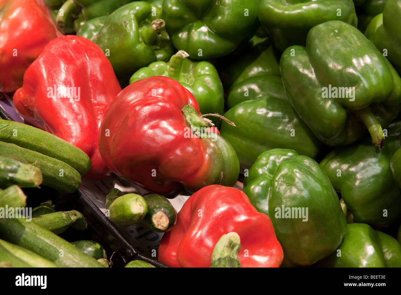 Green peppers and vegetables hi-res stock photography and images - Alamy