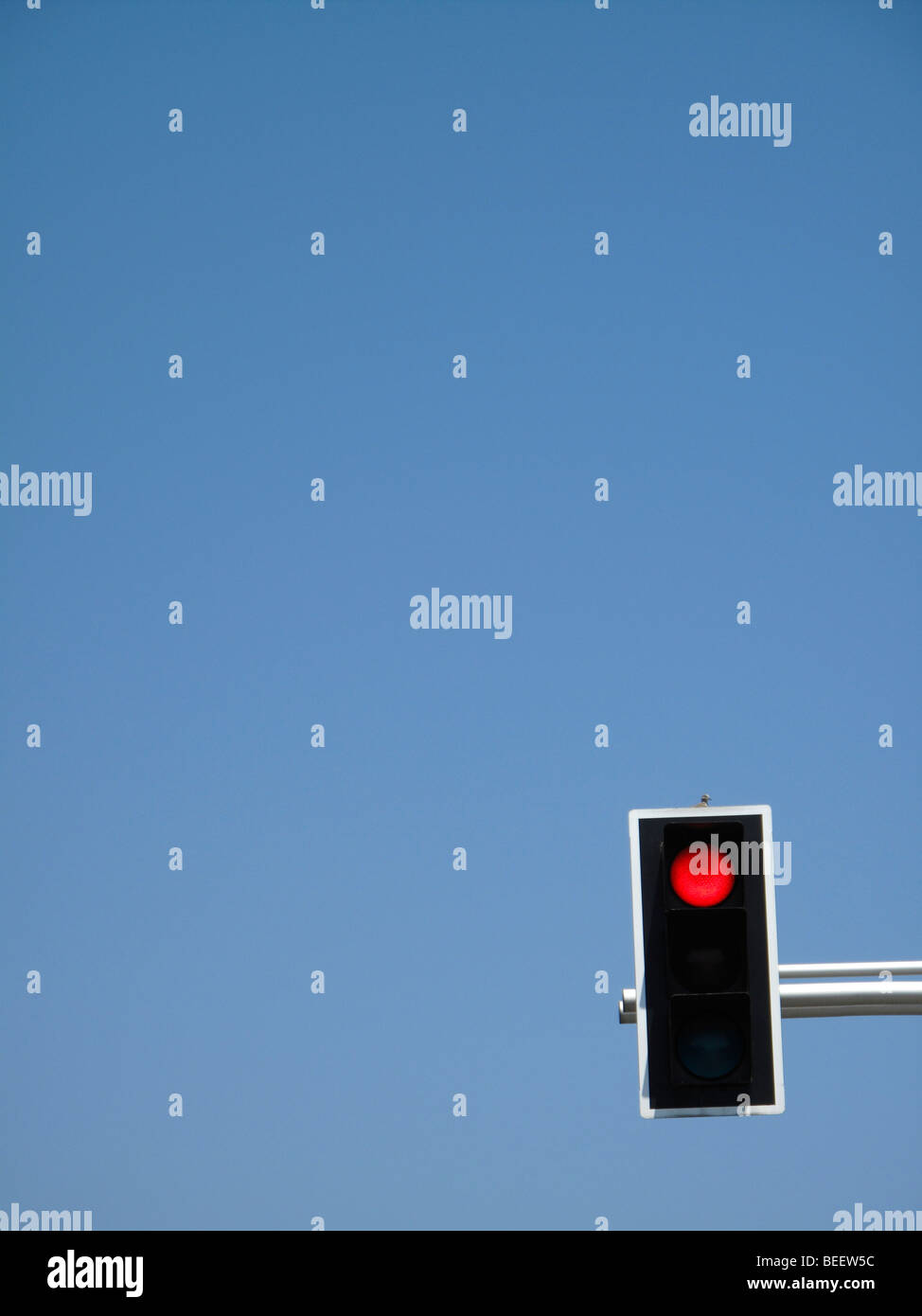 A road traffic light showing a red signal Stock Photo - Alamy