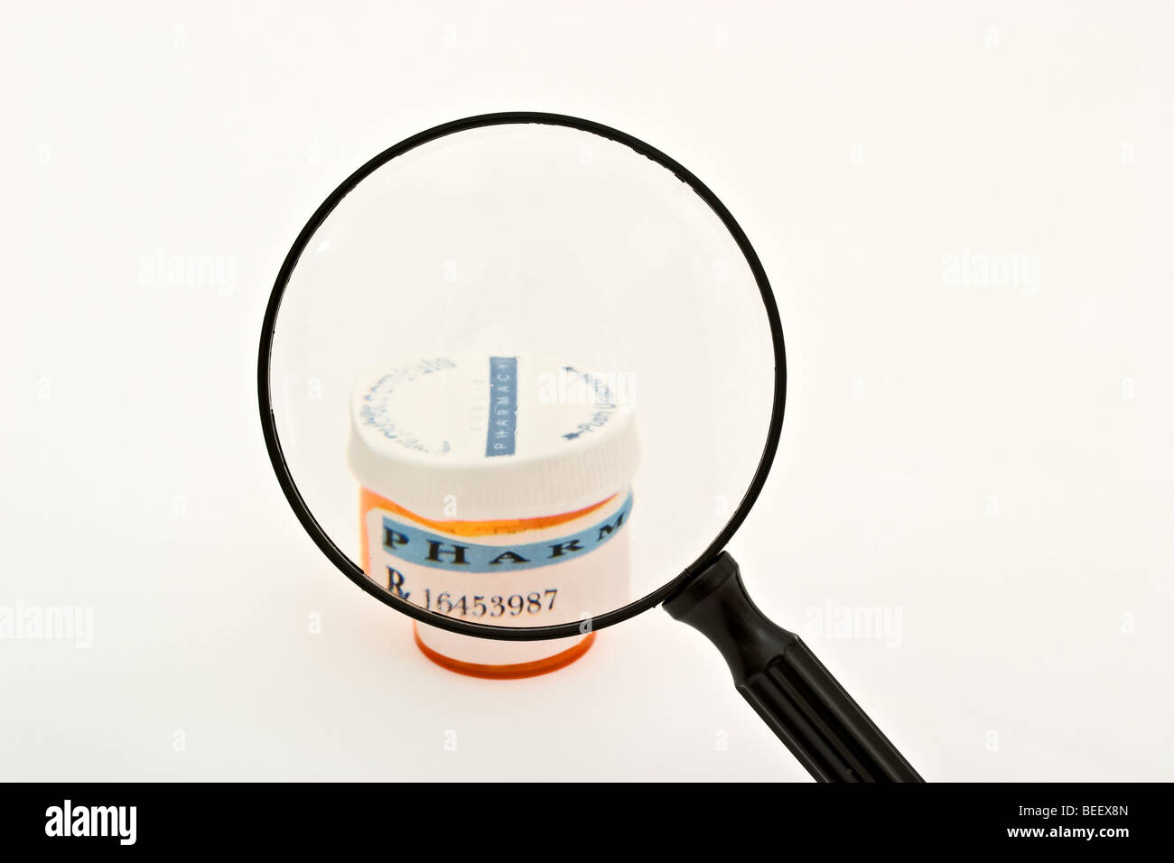 Scrutiny magnifying glass hires stock photography and images Alamy