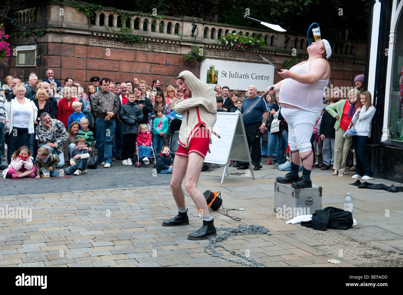 Street entertainers at Shrewsbury Street Theatre Festival Shropshire Stock Photo