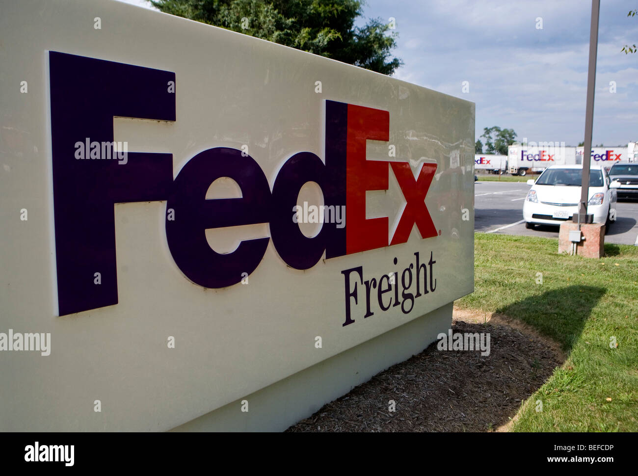 Fedex package hi-res stock photography and images - Alamy