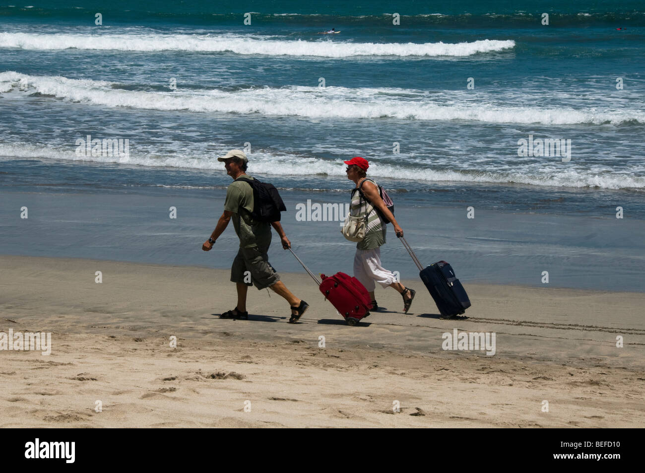 Celebrity beach bag hi-res stock photography and images - Alamy