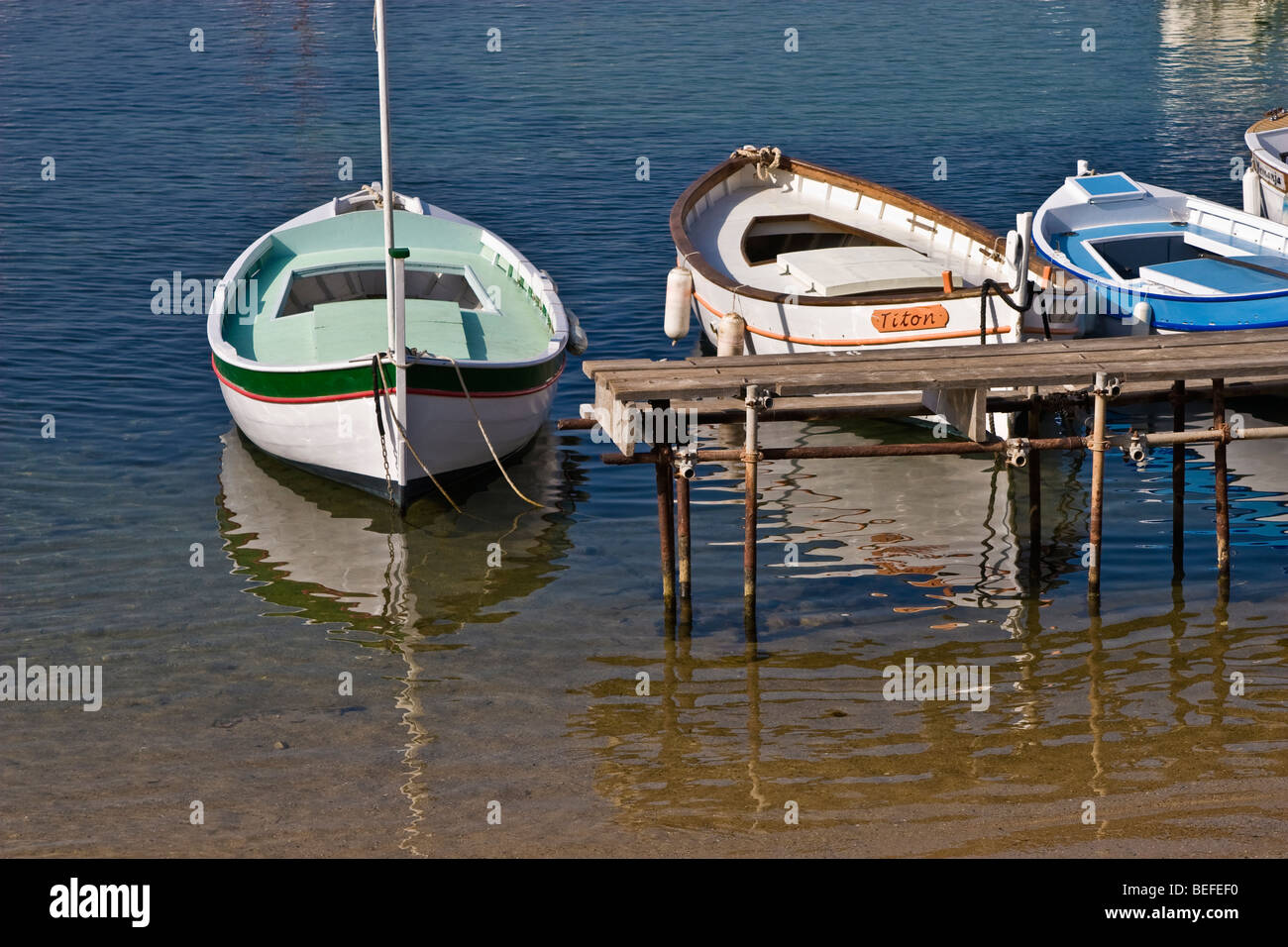 Paddle boats hi-res stock photography and images - Alamy