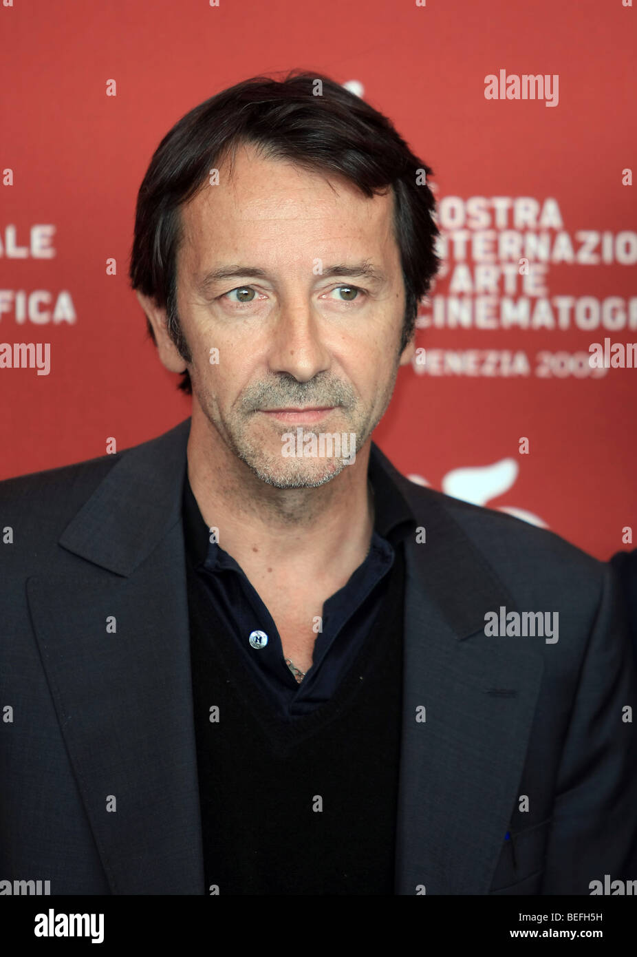 JEAN -HUGHES ANGLADE PERSECUTION. PHOTOCALL. 66TH VENICE FILM FESTIVAL VENICE  ITALY 05 September 2009 Stock Photo