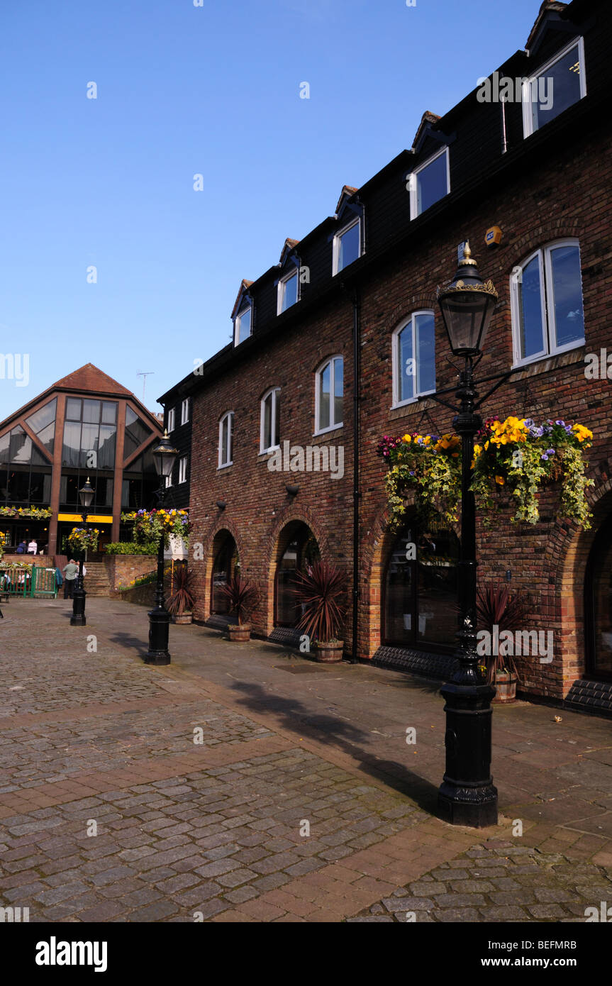 Old st katherines dock hires stock photography and images Alamy