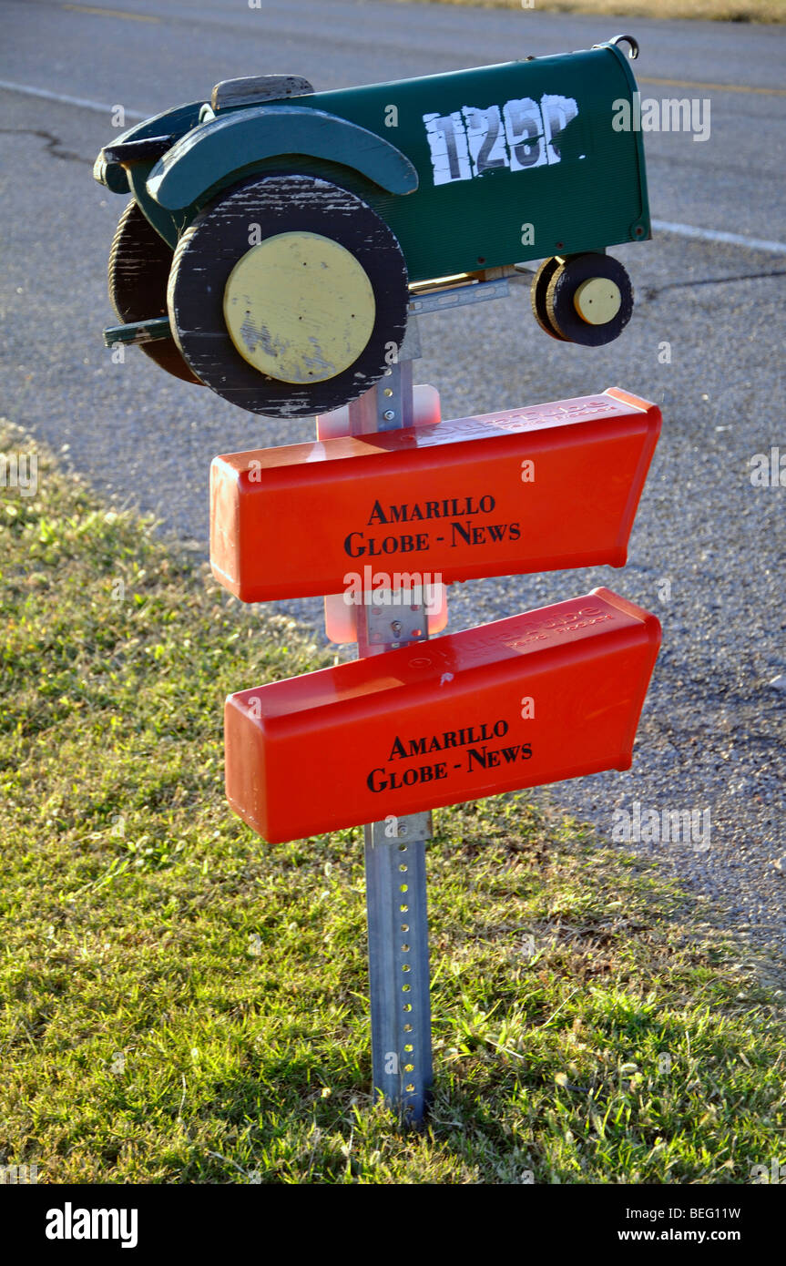 Tractor mailbox hires stock photography and images Alamy