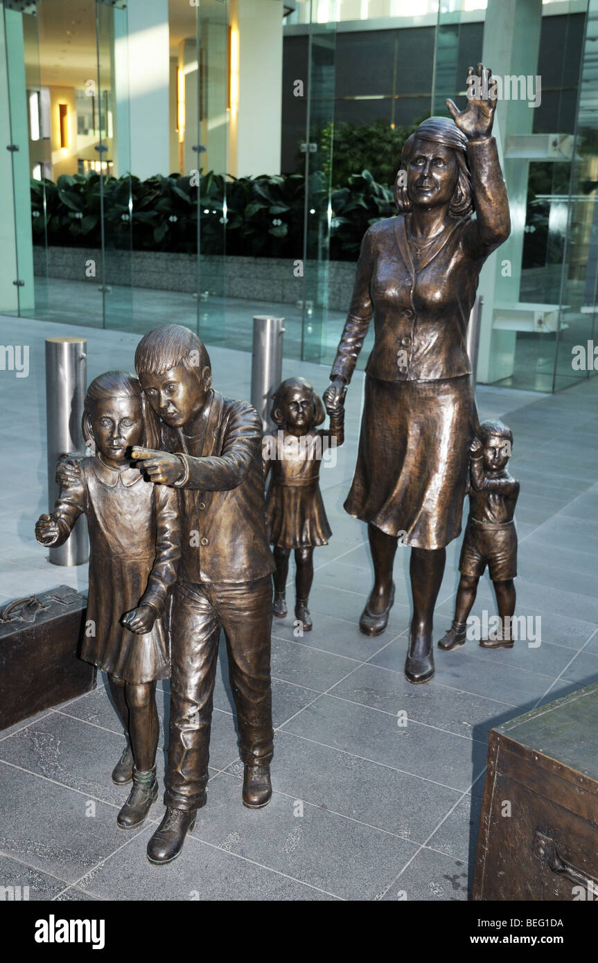 Bronze statue of The Reuniting Family at entrance to Melbourne