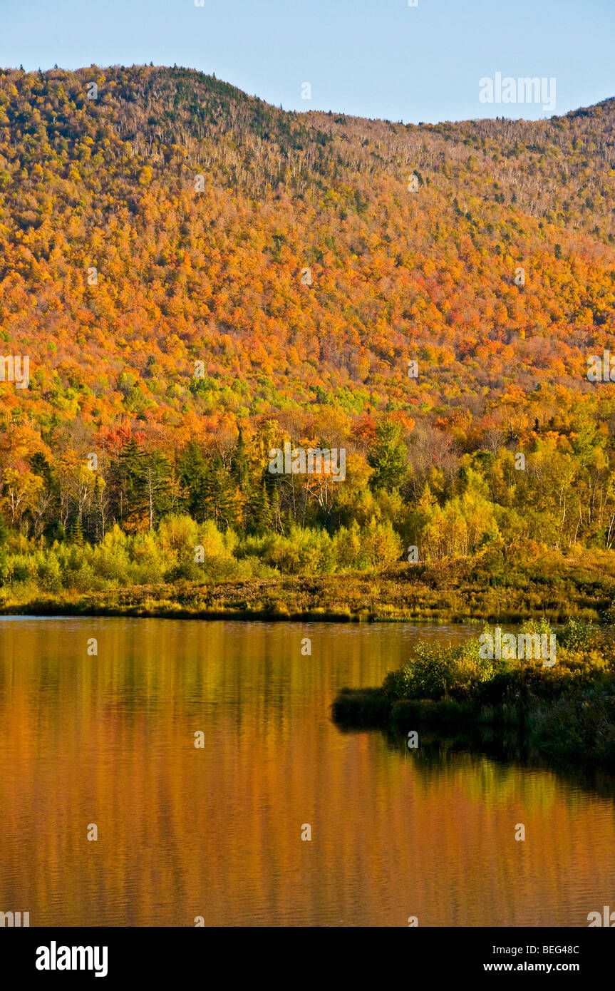Vermont's Mad River Valley Blueberry Lake in the autumn Stock Photo Alamy