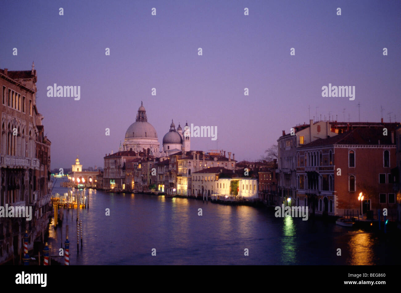 Grand canal venice sunset purple hi-res stock photography and images ...