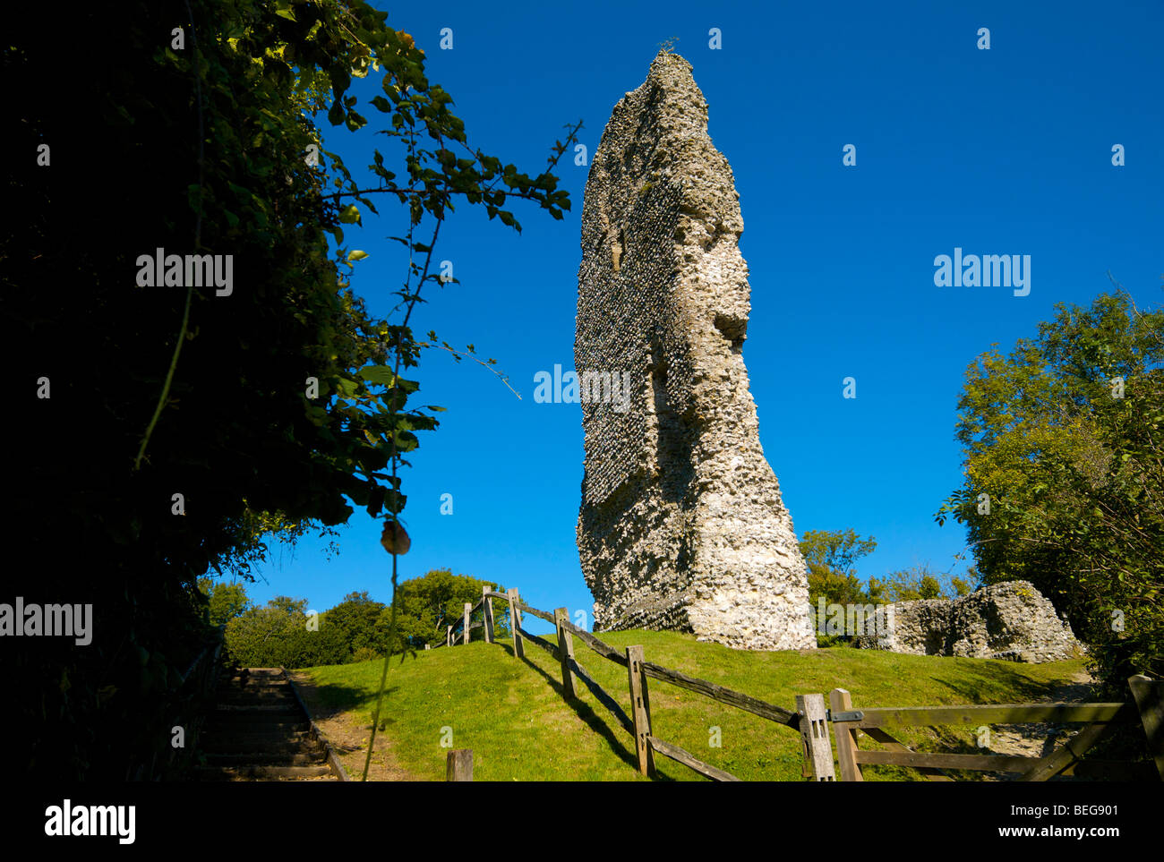 Bramber castle gatehouse ruin hi-res stock photography and images - Alamy