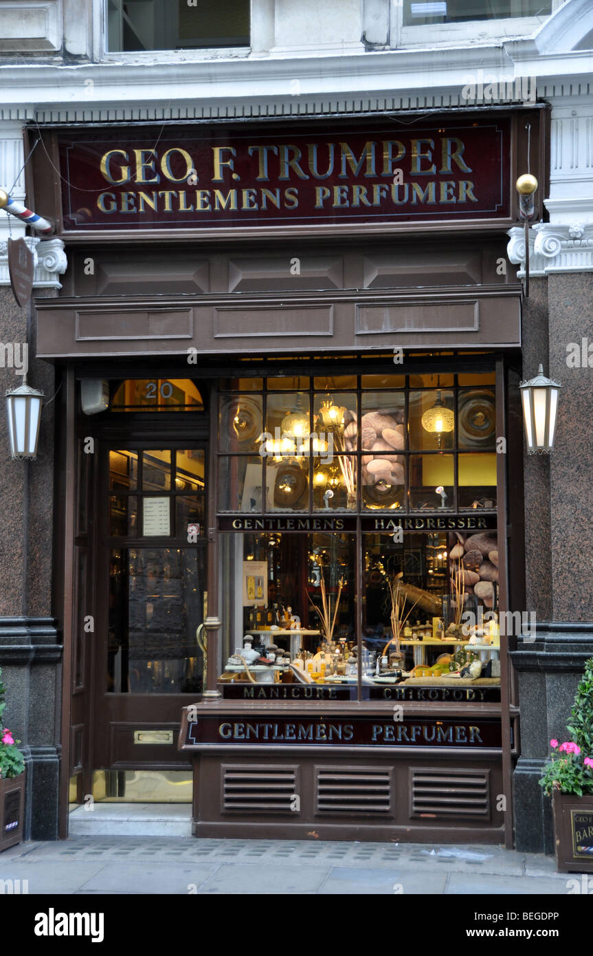 Trumpers, London's most upmarket mens hairdressers in Jermyn St Stock Photo