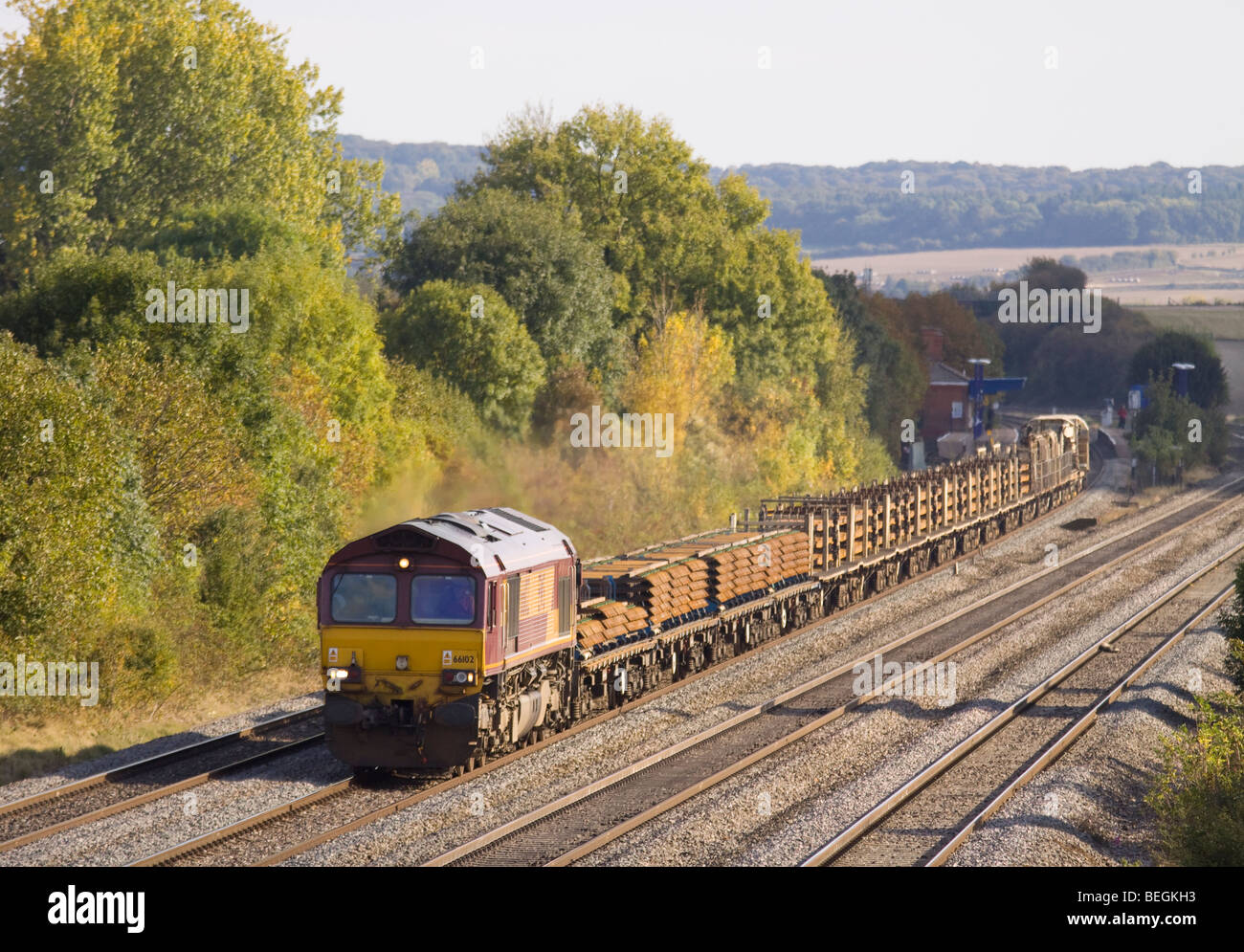 EWS/DBS class 66 diesel locomotive No. 66102 with a departmental working near Cholsey. Stock Photo
