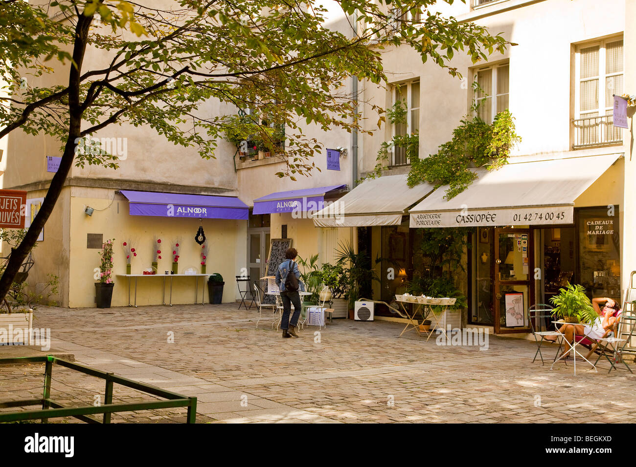 LE VILLAGE SAINTPAUL, PARIS Stock Photo 26182421 Alamy