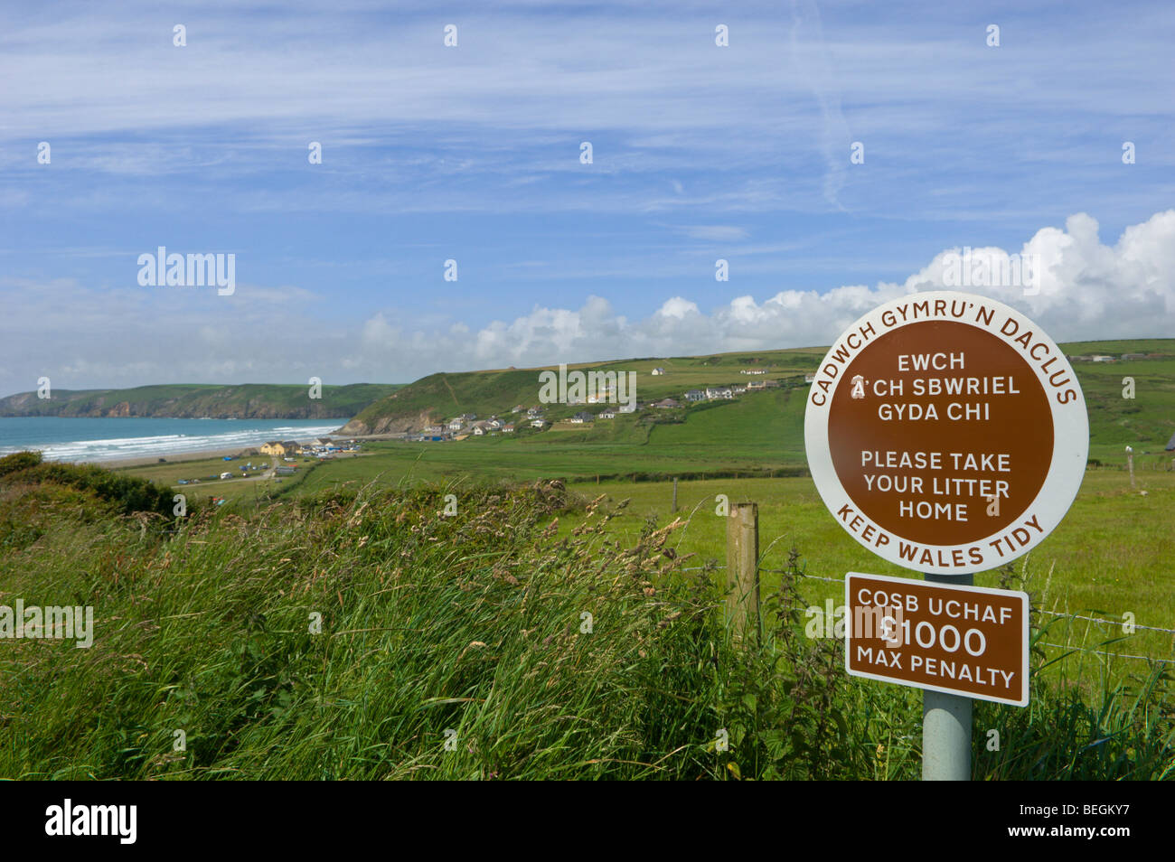 Litter sign, Newgale, Dyfed, Wales, United Kingdom. Stock Photo