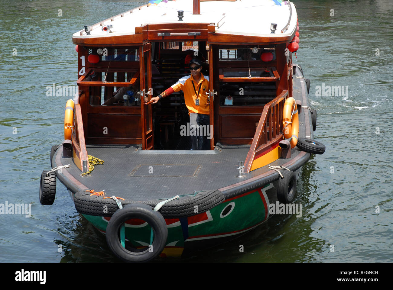 bumboat clipart people