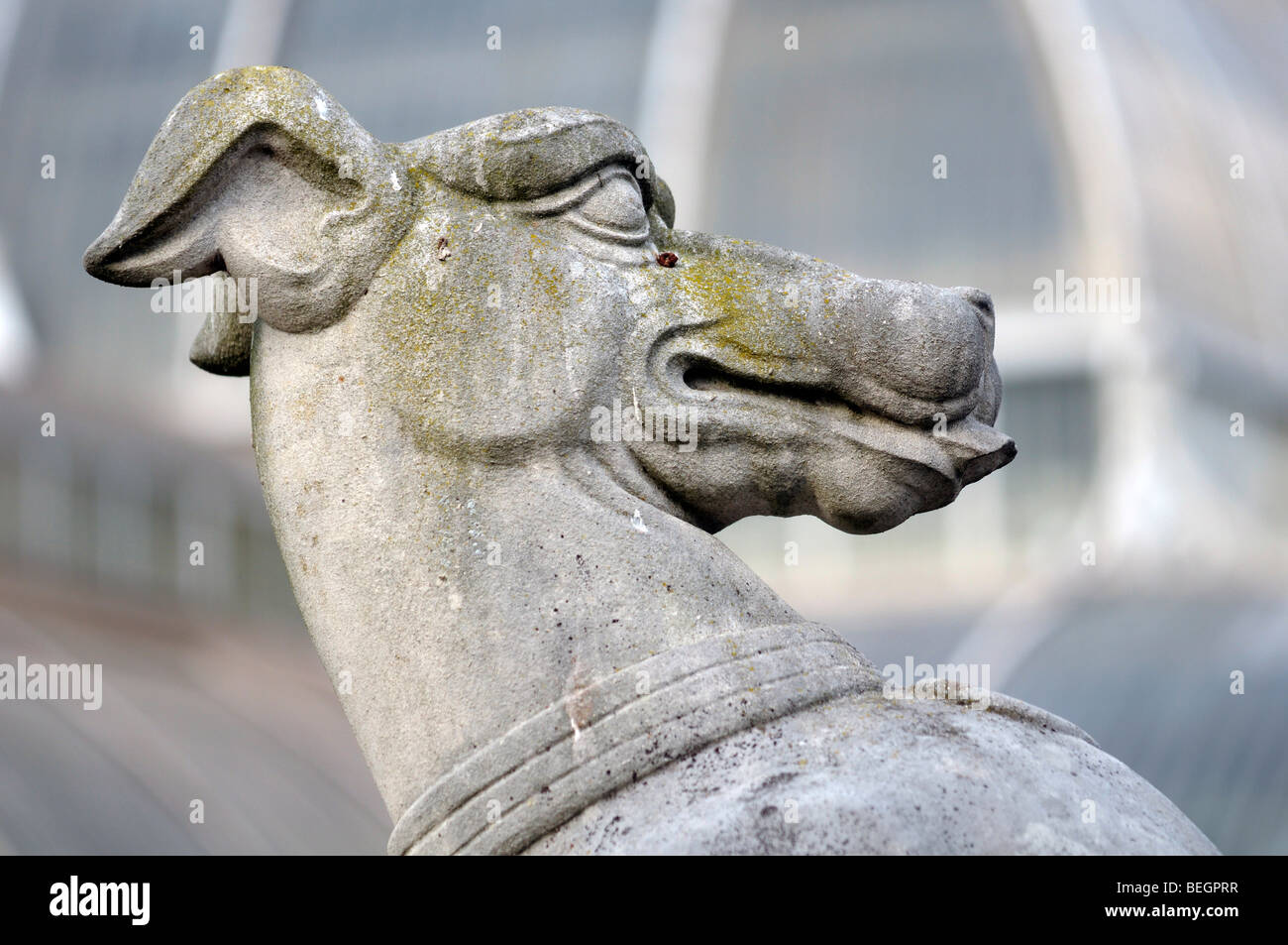 Dog statue Kew Gardens, London, UK Stock Photo Alamy