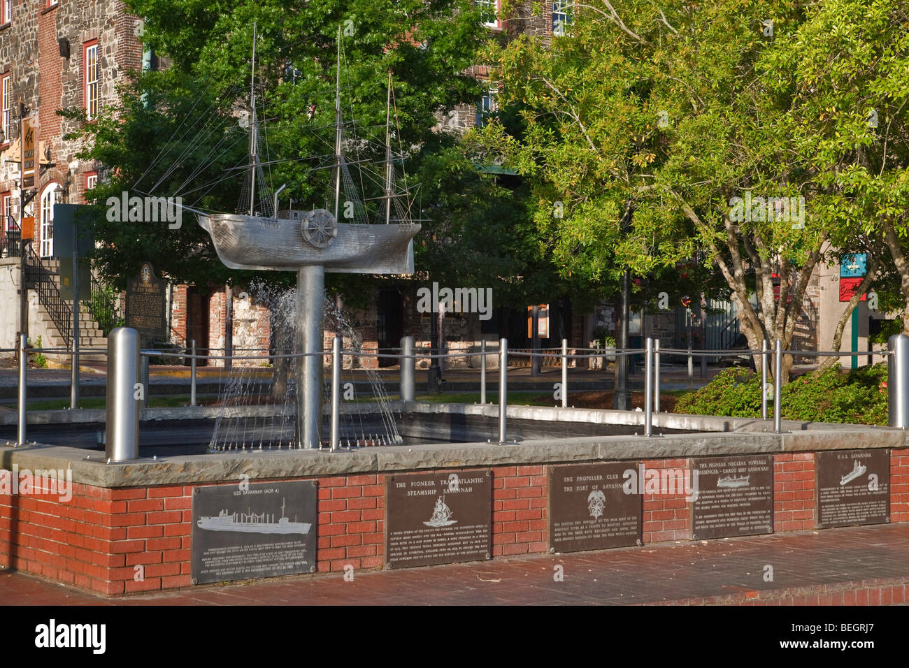 Savannah georgia historic district hi-res stock photography and images ...