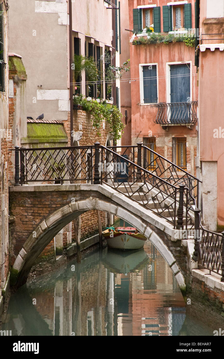 Venice italy small canal bridge hi-res stock photography and images - Alamy
