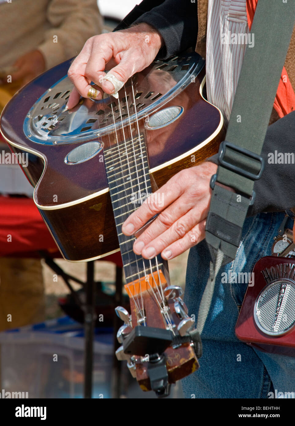 Slide guitar hi-res stock photography and images - Alamy