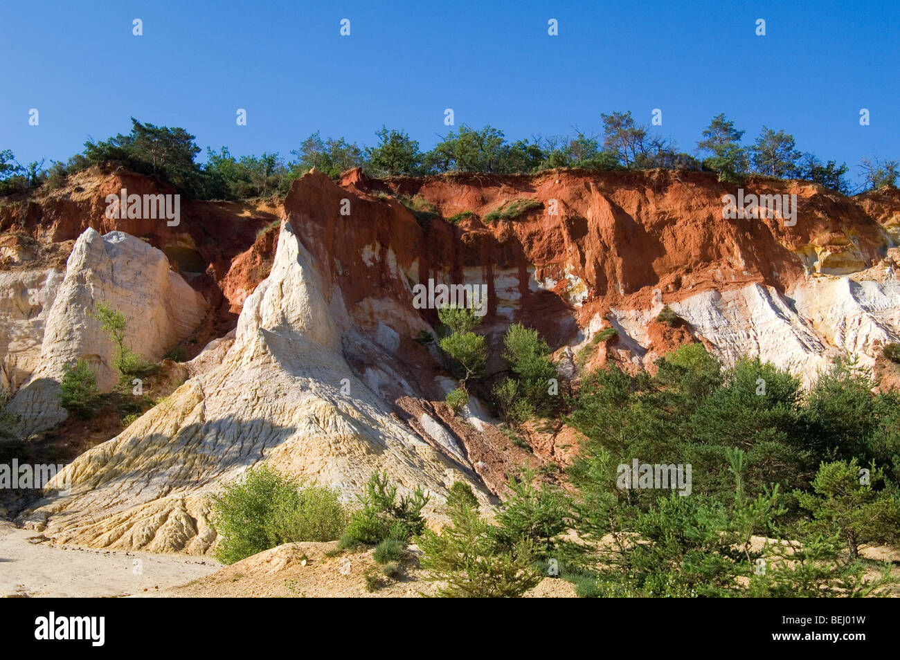 Rocks of the old ochre quarry, Colorado Provençal at Rustrel, Vaucluse, Provence-Alpes-Côte d'Azur, Provence, France Stock Photo