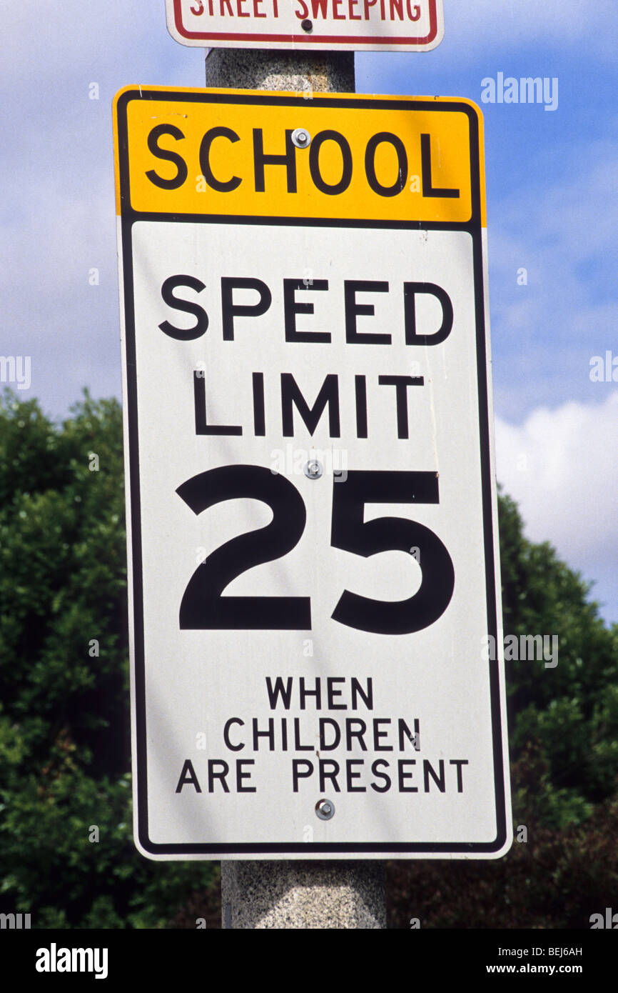 25 mph sign hi-res stock photography and images - Alamy