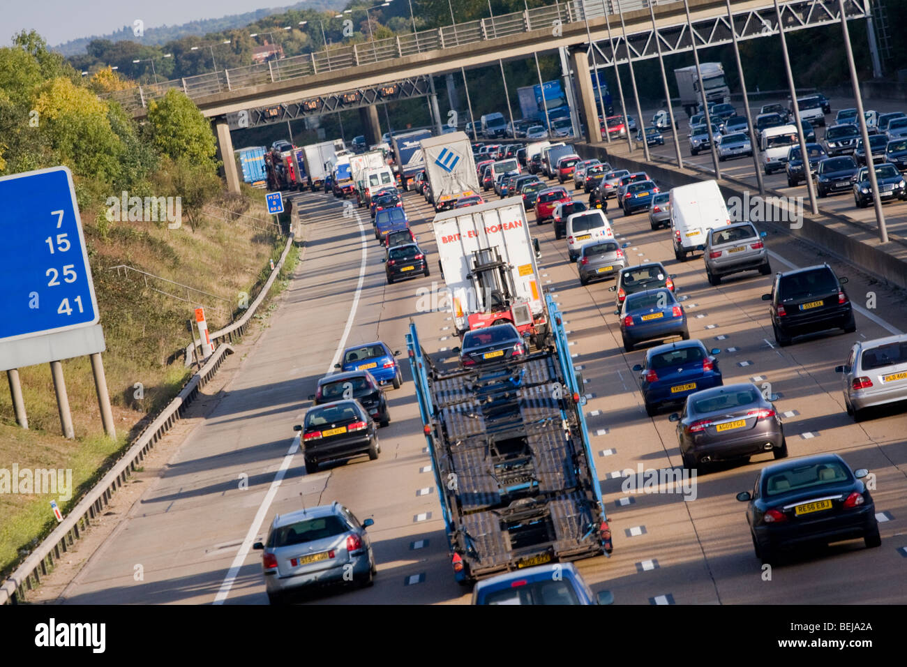 m25-motorway-between-9-and-10-surrey-england-stock-photo-alamy