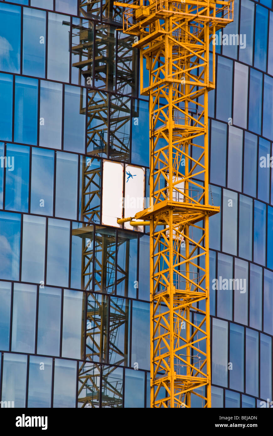 Construction lift hi-res stock photography and images - Alamy