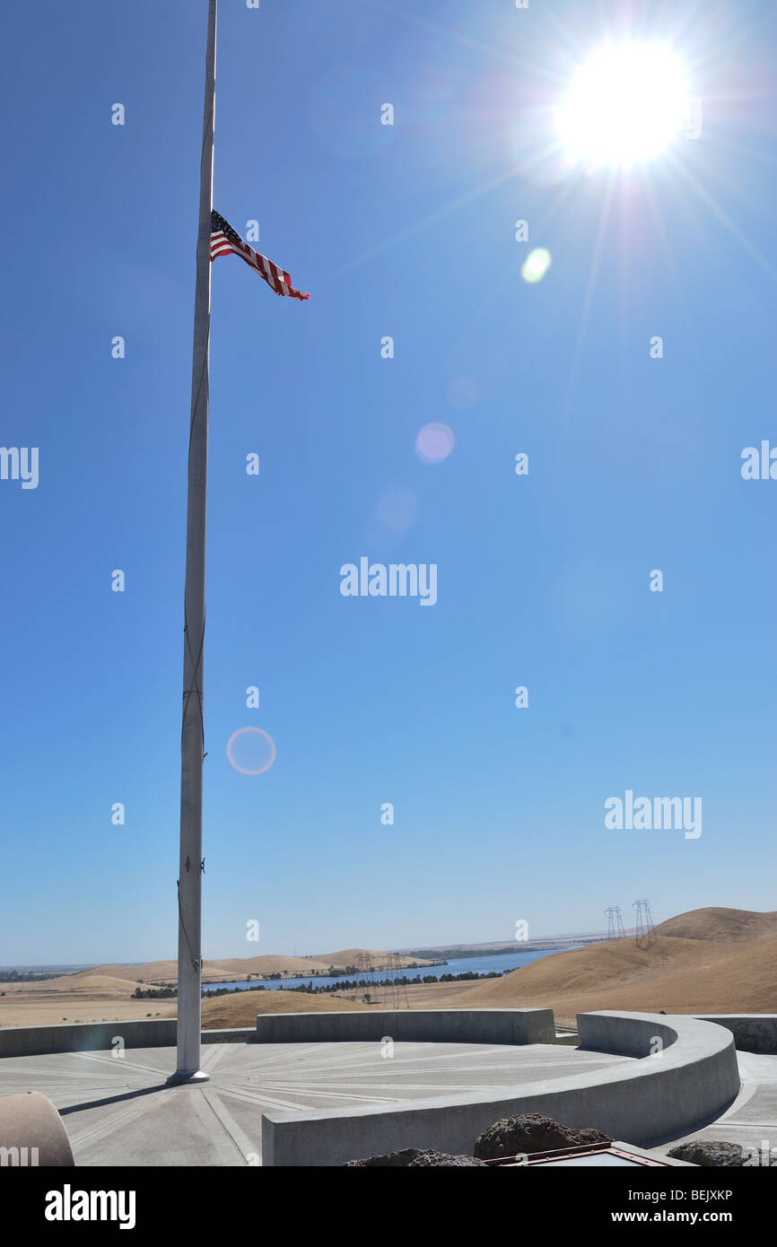 The American flag flies at half mast at the National Cemetery, Santa Nella California Stock Photo