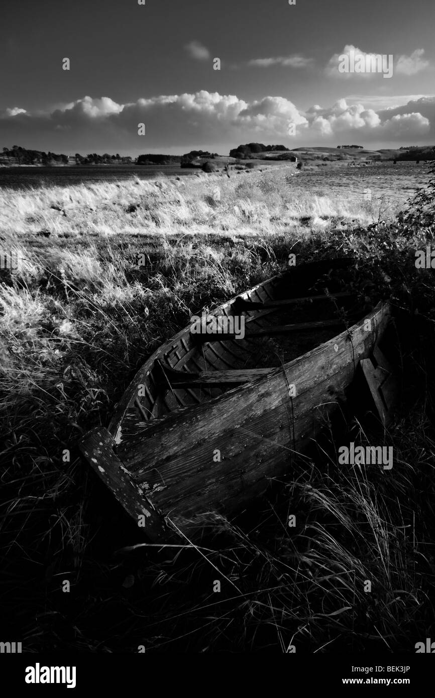 Dinghy row boat Black and White Stock Photos & Images - Alamy